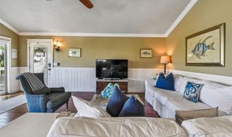 612 FERN St, Anna Maria, FL 34216