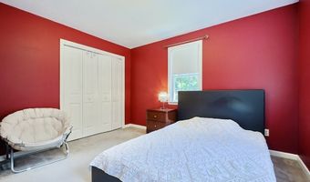 8 Pilgrim Rd, Ashland, MA 01721