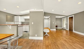 767 Twin Pines Cir, Ashland, OR 97520