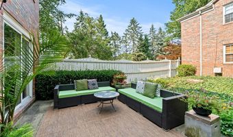 91 Yardley Ln, Akron, OH 44313