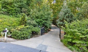 11 Hearthstone Dr, Asheville, NC 28803