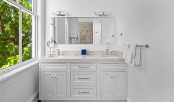 50 School St 1, Newport, RI 02840