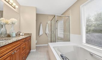 1218 Chavaniac Dr, Ballwin, MO 63011