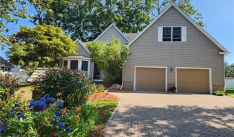 56 Wanda St, Narragansett, RI 02882