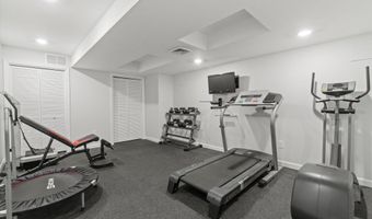 104 Windsor Dr, Auburn, NH 03032