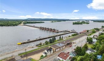 305 N Main St, Alma, WI 54610