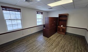 4 Chateau Ln, Barboursville, WV 25504