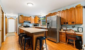 40 Pheasant Run Rd, Belgrade, ME 04917