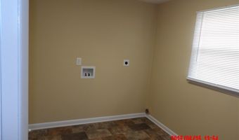 301 W Vinson Ave, Autryville, NC 28318