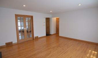 2405 E Miner St, Arlington Heights, IL 60004