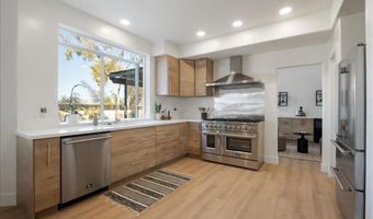 5842 Ranch View Rd, Oceanside, CA 92057