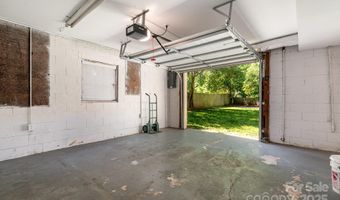 2528 Arnold Dr, Charlotte, NC 28205