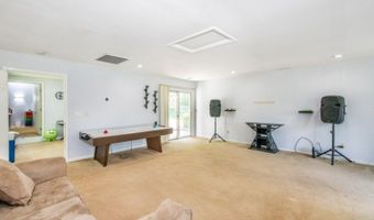 2 Higgins Dr, Alloway, NJ 07462