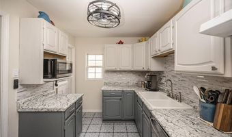 9305 Cloverhurst Dr, Affton, MO 63123
