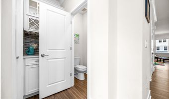 12452 SEA OAKS Ln 5, Berlin, MD 21811