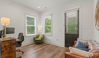 37 Park Sq S, Beaufort, SC 29907