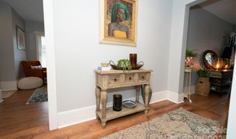 1712 Umstead St, Charlotte, NC 28205