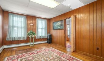 37 Main St, Cumberland, RI 02864