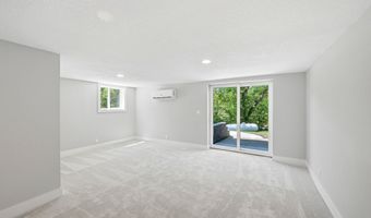 33944 Overton Cir, Adel, IA 50003