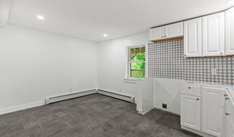 38 Newbury St, Auburn, ME 04210