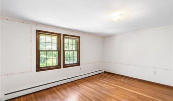 105 Fairfield Dr, North Kingstown, RI 02852