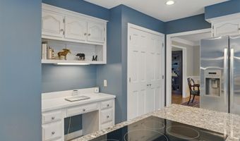 4 Catesby Ln, Bedford, NH 03110