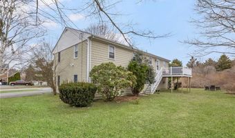 384 Valley Rd, Middletown, RI 02842