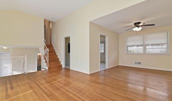 6011 ROOSEVELT St, Bethesda, MD 20817
