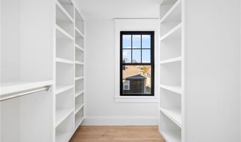 14 Kay Blvd, Middletown, RI 02842