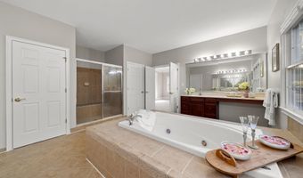 2086 Autumn Hill Dr, Ann Arbor, MI 48103