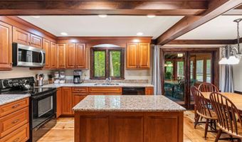 9 Candlewood Dr, Amherst, NH 03031