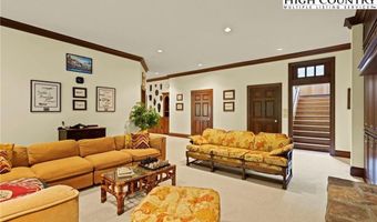 1158 Equestrian Dr, Banner Elk, NC 28604