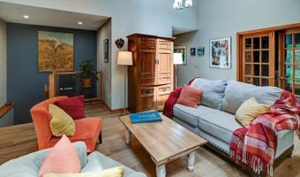 2877 Glacier Valley Rd, Fitchburg, WI 53711