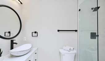 318 N PAYNE St, Alexandria, VA 22314