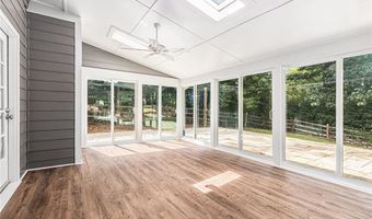 1802 Hedge Sparrow Ct NE, Roswell, GA 30075