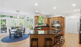 780 S Sussex Ct, Aurora, OH 44202