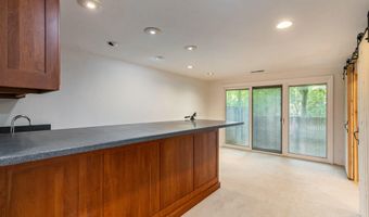 2174 Overlook Ct, Ann Arbor, MI 48103