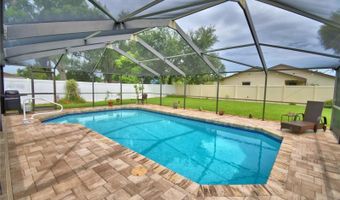 902 CRESTVIEW Dr, Auburndale, FL 33823