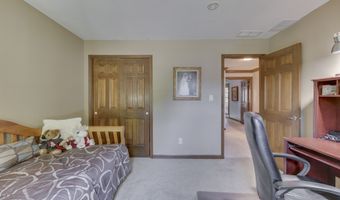 1521 Secretariat Ln, Indianapolis, IN 46217