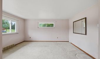 606 Golf Course Rd, Aliquippa, PA 15001