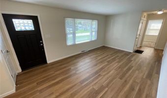 433 Essen Ln, Ballwin, MO 63021