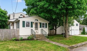 16 Spectacle Ave, Warwick, RI 02888