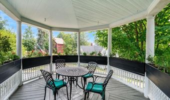 5 Greenhouse Ln, Bradford, NH 03221