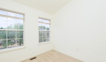 5236 BALLYCASTLE Cir, Alexandria, VA 22315