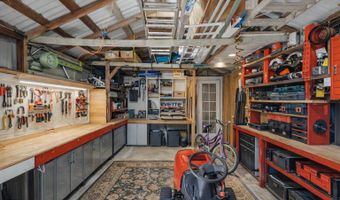 963 Schwan Ct, Biloxi, MS 39530
