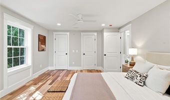 40 Congregational St, Bristol, RI 02809