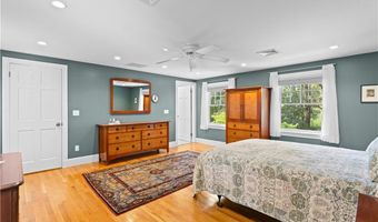 237 Highland Ave, Warwick, RI 02886