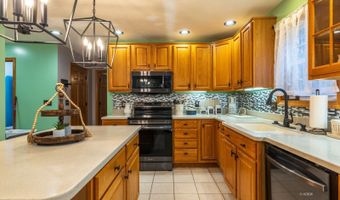 8850 Lavelle Rd, Athens, OH 45701