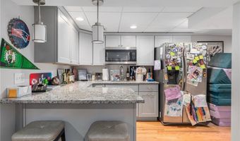 101 Austin Meadows Ln, North Kingstown, RI 02852