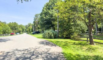 4113 PINERIDGE Dr, Annandale, VA 22003